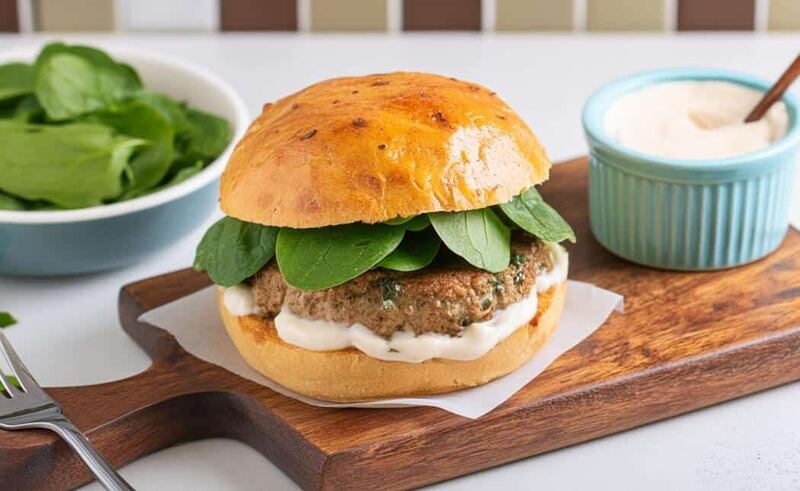 Hamburguesa de Cordero con Feta y Tzatziki