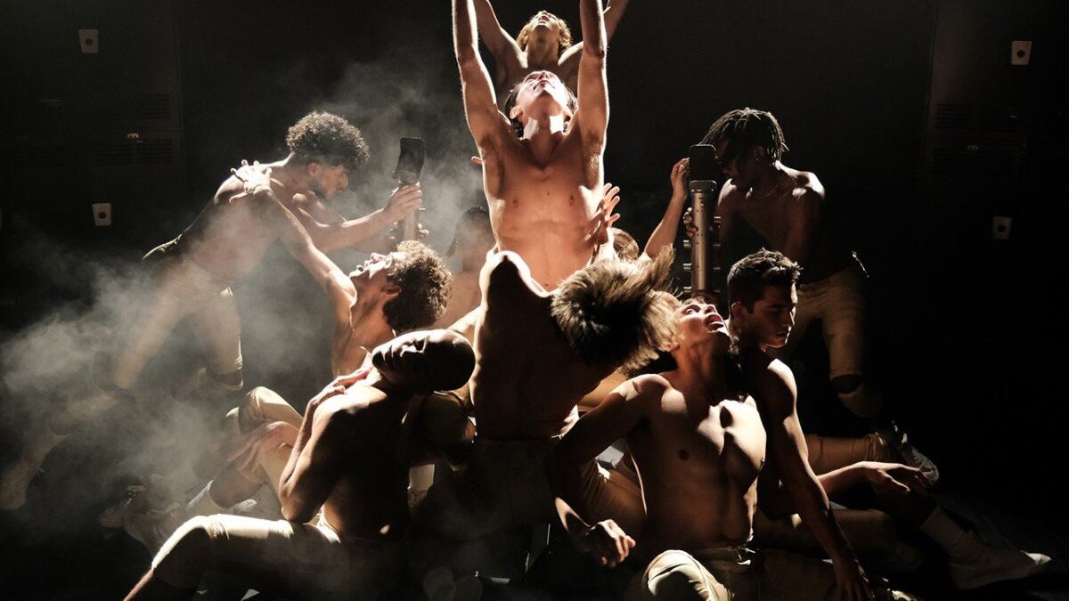 Zendaya al parecer cumplió con la petición de Tom Holland y el actor supuestamente fue incluido en el último episodio de ‘Euphoria’, solo que casi nadie lo notó.