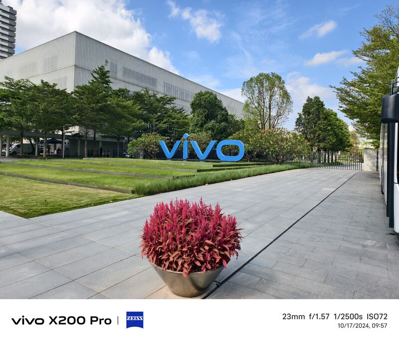 Vivo - FayerWayer - NEG