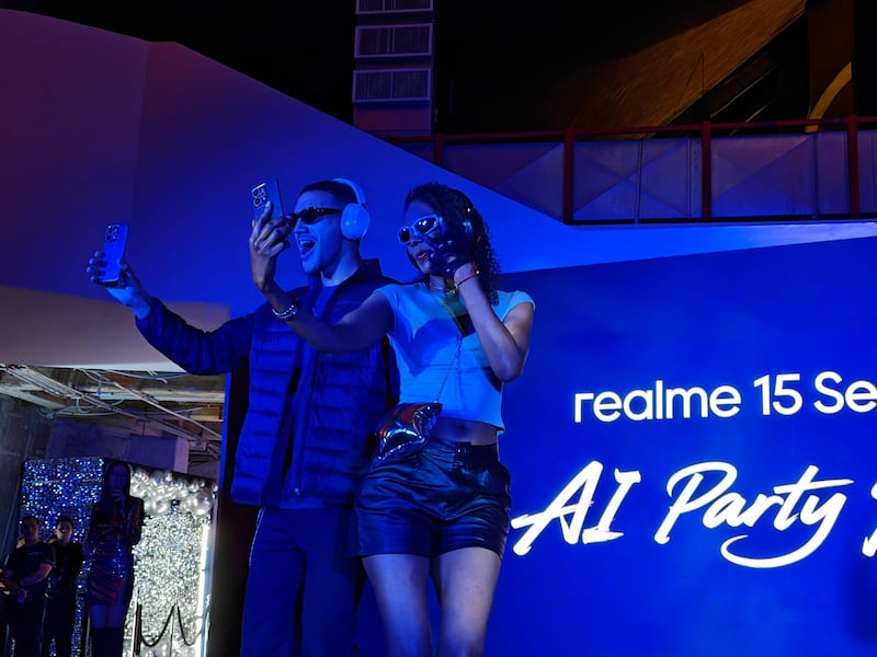 Con edición por voz, cámara dual de 50 MP y acabados de lujo, el nuevo realme 15 Pro 5G redefine la fotografía móvil y se convierte en el aliado perfecto para los amantes de la creatividad y la vida nocturna