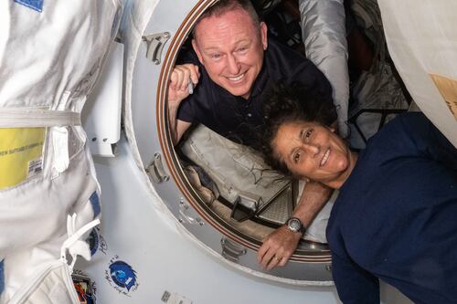 Nuevas fallas técnicas amenazan el retorno (y la vida) de los astronautas de la NASA varados en la EEI