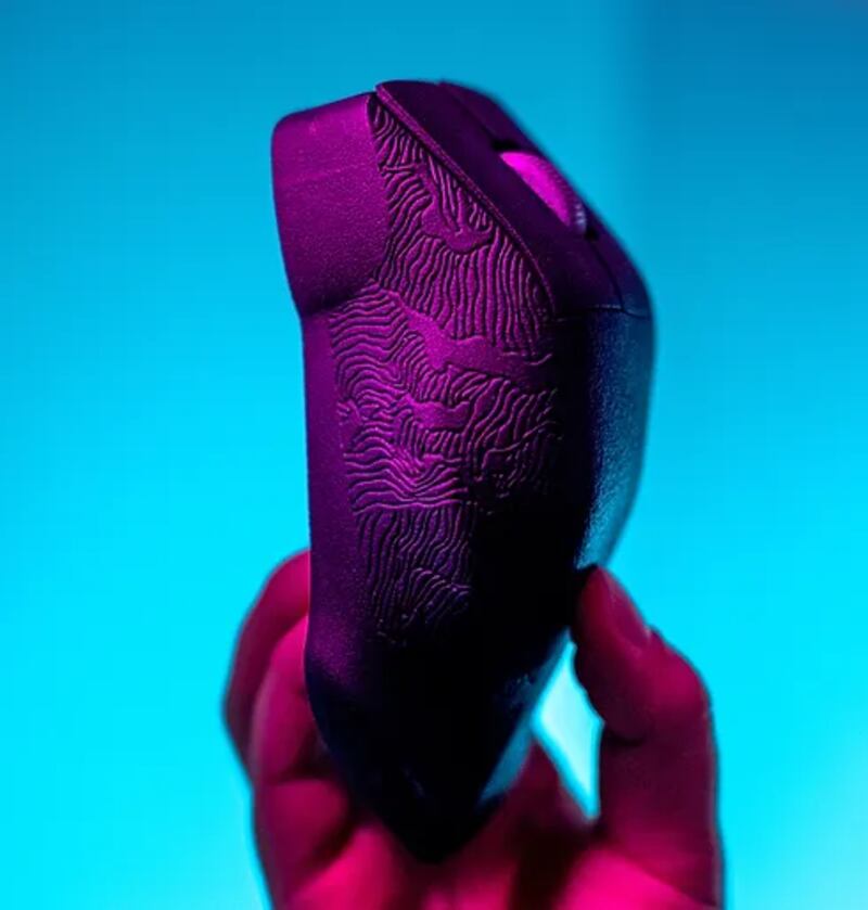 Formify usaría Inteligencia Artificial para crear cada mouse a la medida de la mano del gamer. Pero necesita fondos para conseguir su financiamiento.