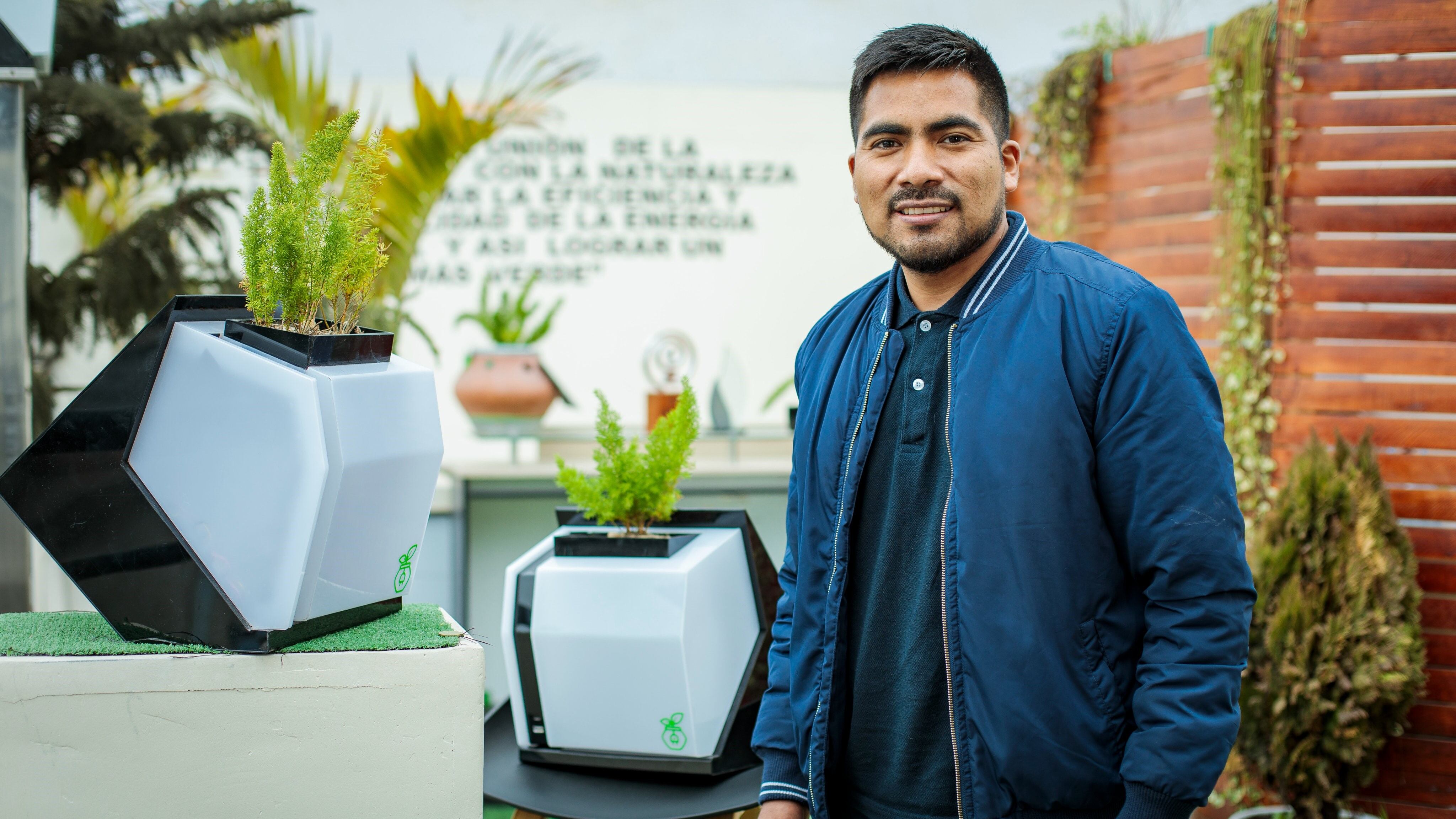 Creador de Alinti, el biocargador que usa plantas para generar energía