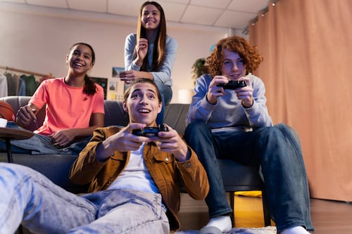 Gamers de 30 y 40 años: La ciencia confirma que los videojuegos son el mejor escudo contra el envejecimiento cerebral