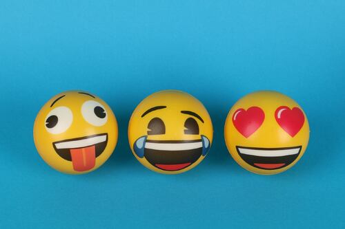 Cómo usar emojis desde tu teclado Windows: así de fácil puedes escribir mensajes desde tu PC