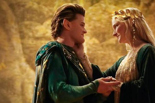 La verdad de por qué Elrond besa a Galadriel en el penúltimo episodio de The Rings of Power