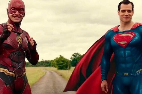 The Flash: Henry Cavill aparecería como Superman para salvar la película y resucitar el DCEU