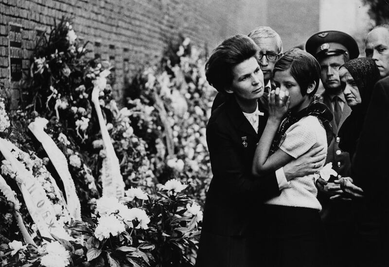 Los fallecidos cosmonautas de la Soyuz 11 fueron honrados por el pueblo soviético