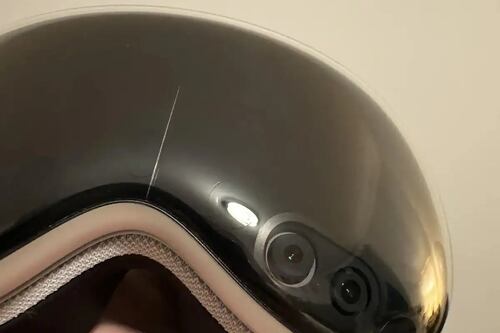 Apple Vision Pro se está agrietando del cristal en algunas unidades y nadie sabe por qué