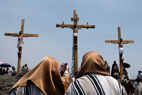 ¿Milagro o algoritmo? Cómo Meta AI está inundando las redes con Deepfakes de Semana Santa
