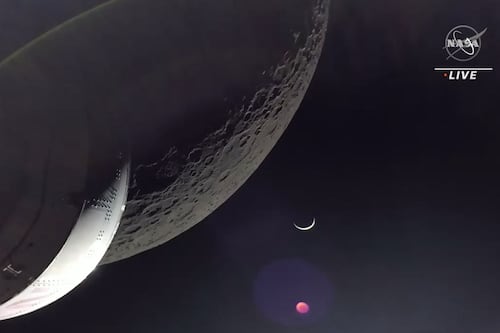 Brutal paisaje de la Luna Llena desde el espacio capturada por astronautas de la ISS de la NASA