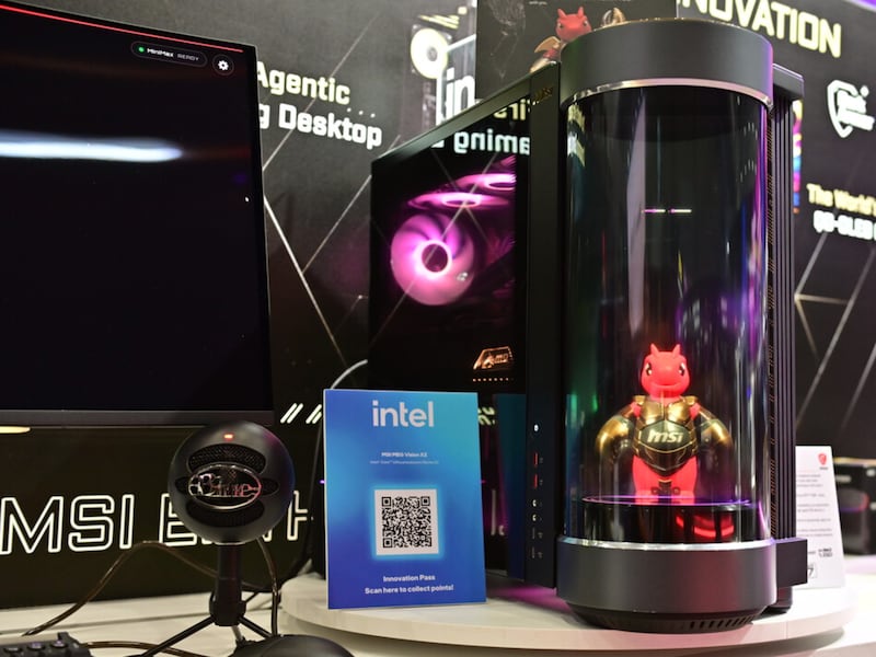 MSI introduce un compañero de IA visible mediante una interfaz interactiva en su nuevo PC de sobremesa