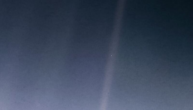 La Tierra vista a 6.000 millones de kilómetros | Foto tomada por la sonda Voyager I, NASA