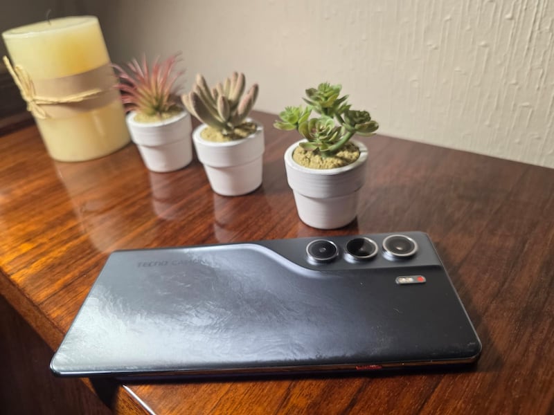 Tecno - Camo 4o Pro - FW/C.Rehbein