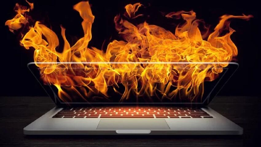 Computadora en fuego
