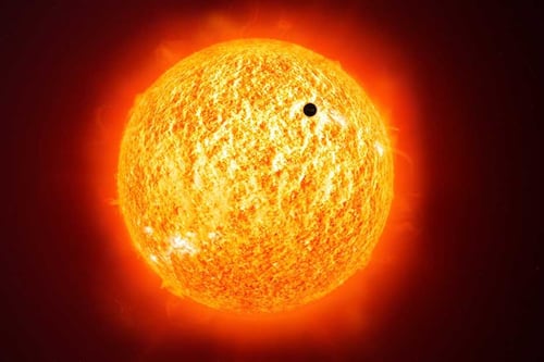 Violenta erupción solar 40 veces más ancha que la Tierra golpeó Mercurio y provocó sorprendentes auroras