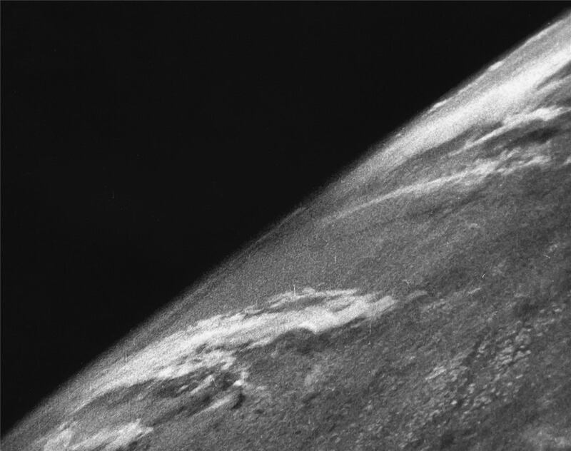 Histórica foto en blanco y negro, tomada desde un cohete V2 en 1947 | NASA