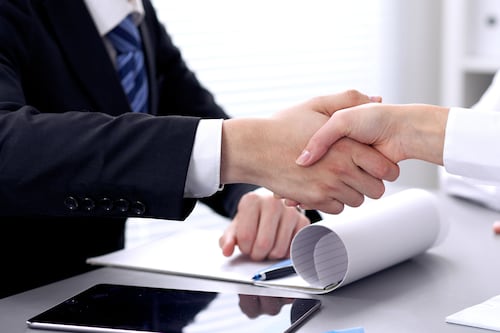 Si eres latino y tienes un negocio de tecnología para el bien del futuro puedes recibir ayuda de Apple: invertirá $25 millones