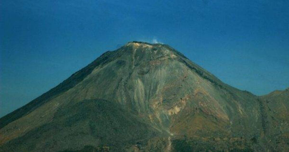 El Volcán de Colima en México comienza a tener actividad con riesgo de ...