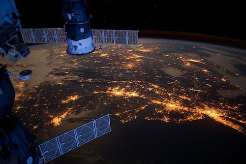 Satélite de la Agencia Espacial Europea que pesa dos toneladas chocará contra la Tierra esta semana