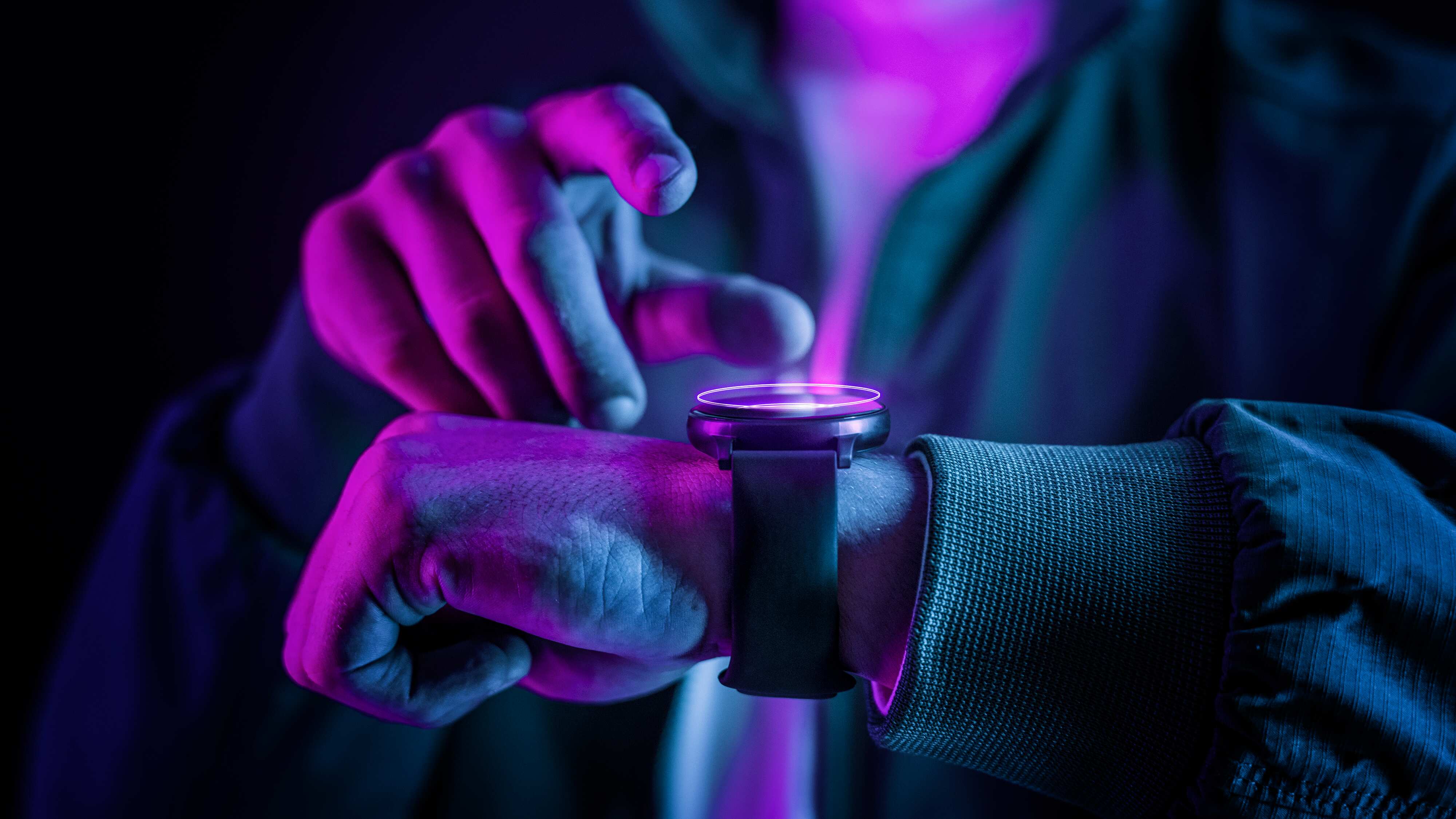 Los dispositivos wearables han dejado de ser una moda pasajera para convertirse en herramientas fundamentales para nuestra vida cotidiana. Foto: Freepik.