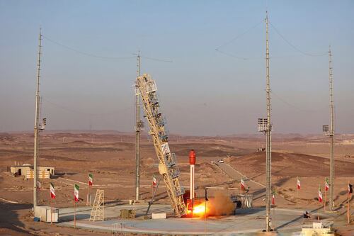 Agencia espacial de Irán en el medio de la polémica tras haber enviado un cohete con animales al espacio