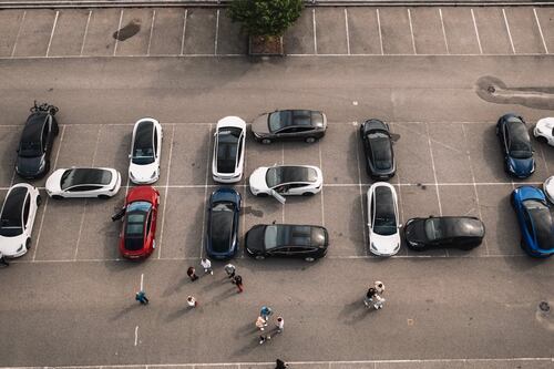 Propietarios de autos Tesla hacen huelga de hambre por daños sufridos: Elon Musk responde con un tuit que los indignó aún más