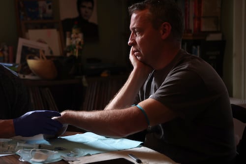 Científicos de Harvard encuentran una nueva posible causa y estrategia de prevención para el Alzheimer