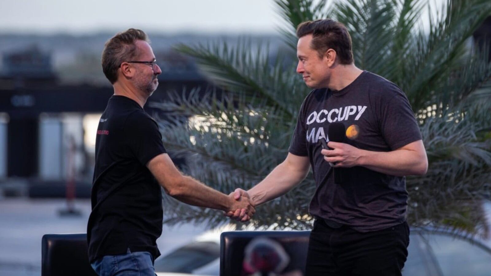Mike Sievert y Elon Musk