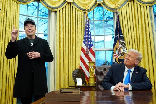 Elon Musk revela la cantidad de horas que trabajan los empleados de DOGE: “Nunca tienen descanso”