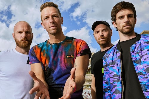 Coldplay en pleno concierto en México, sube al escenario a Huillo, un niño autista 