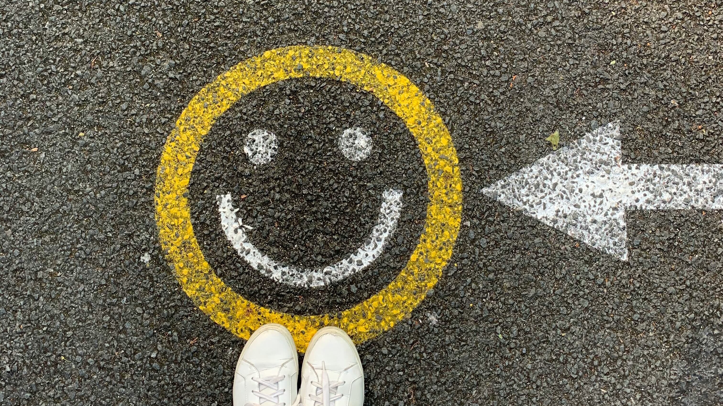 La próxima vez que te encuentres en un supermercado japonés, no te sorprendas si te saludan con una sonrisa “calculada”.