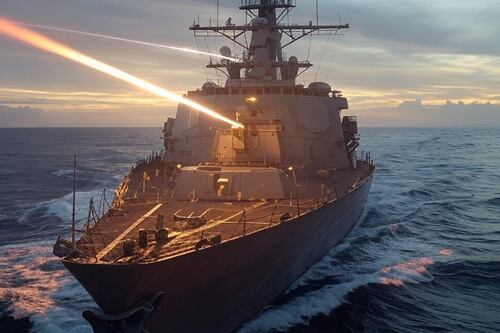 La Marina de los Estados Unidos presenta HELIOS, un arma láser que nunca se queda sin energía