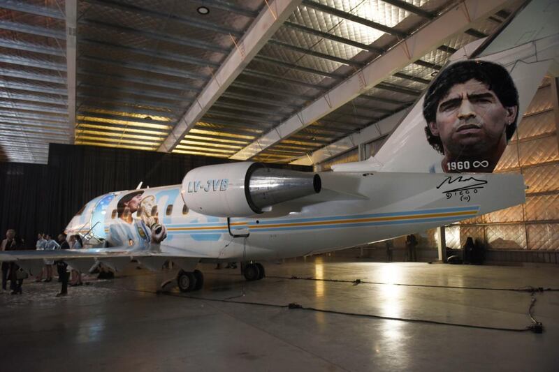 En este avión se mostró la recreación de Diego Maradona con Inteligencia Artificial