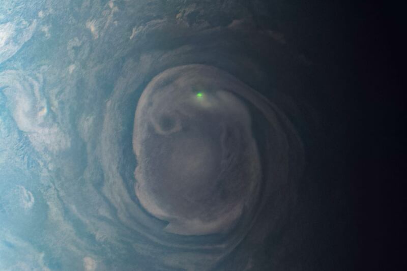 Relámpago verde en Júpiter