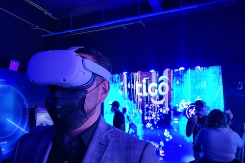 Tigo y AWS lanzan programa para formar talento en IA y cerrar brecha laboral en Colombia