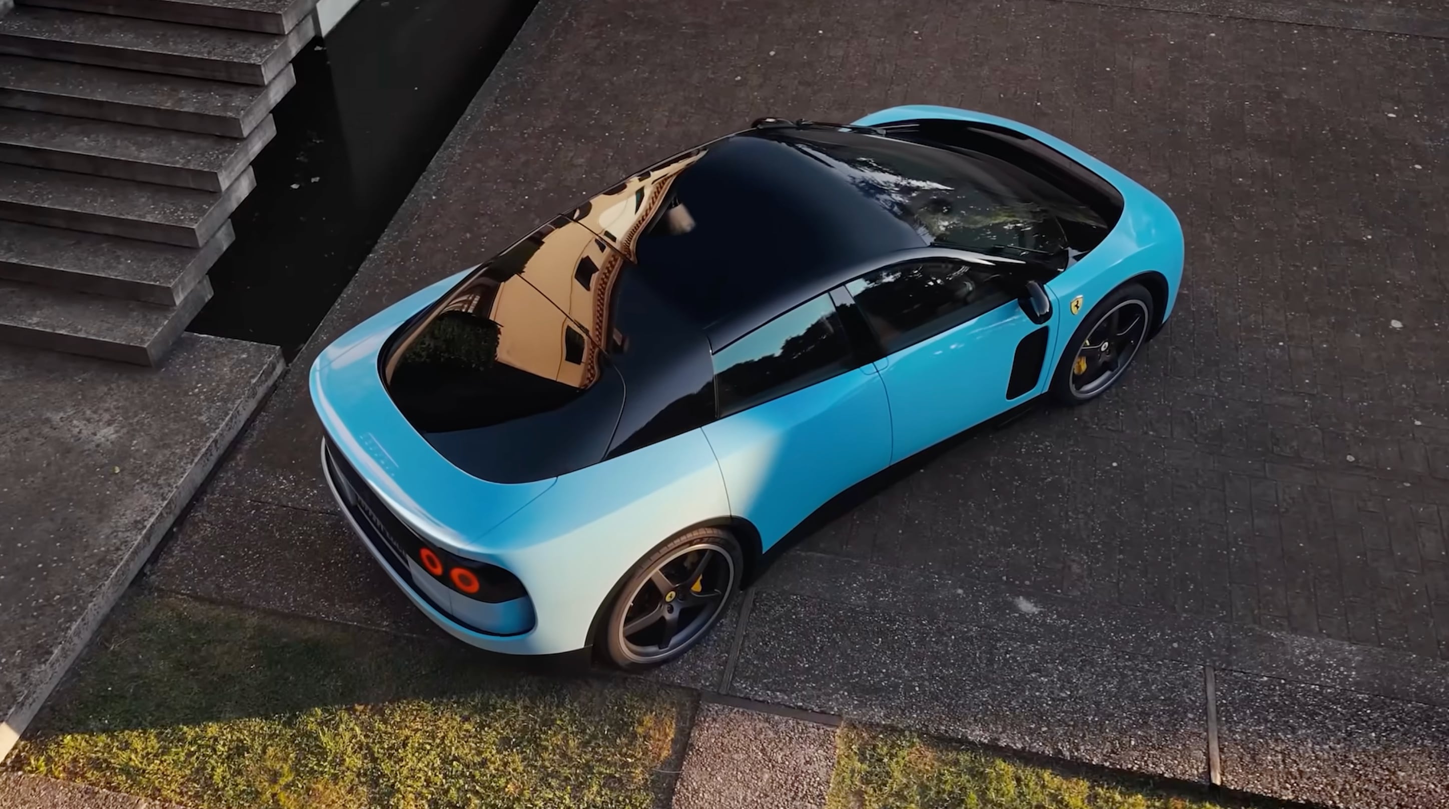 ¿Un iPhone con ruedas? La radical estética minimalista del primer Ferrari eléctrico diseñado por Jony Ive