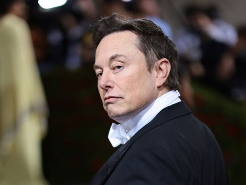 Elon Musk demandó a una startup de redes sociales: Quieren traer de vuelta a “Twitter”