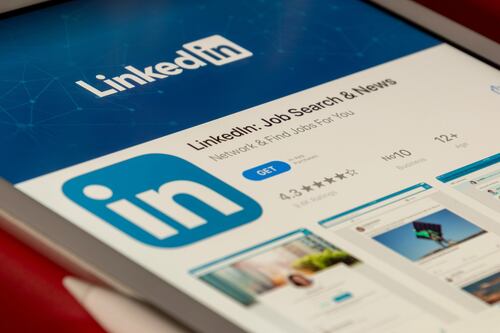 LinkedIn también se sumó a la moda I Está entrenando modelos de IA con tus datos