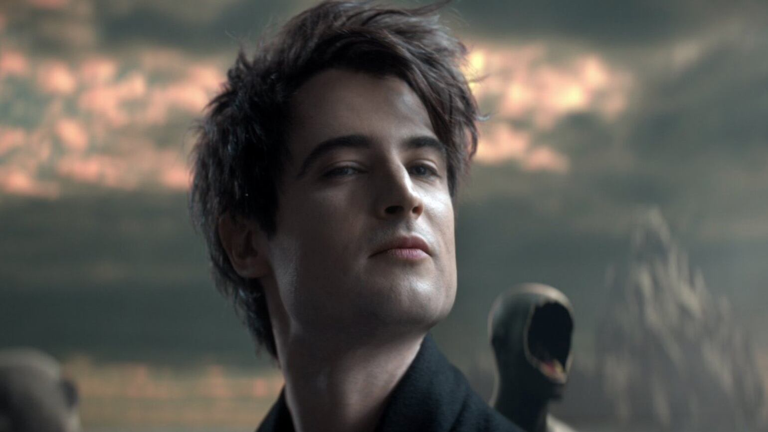 No início da série, Dream é capturado por um poderoso mago e mantido aprisionado por um século.