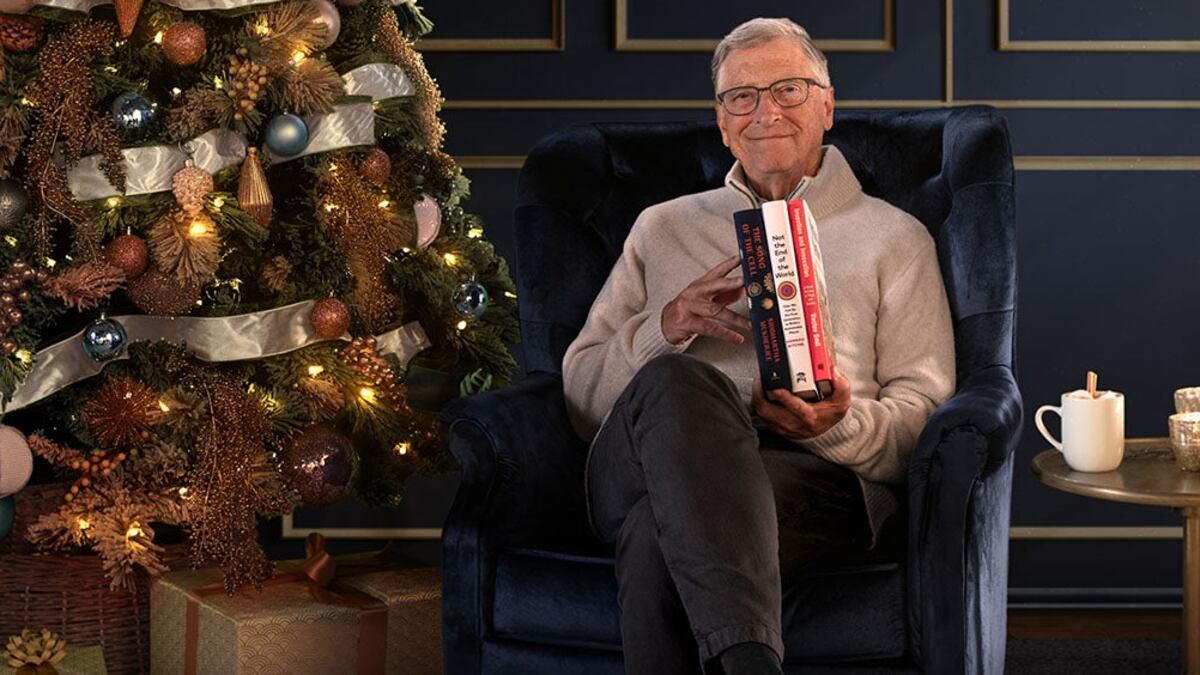 Bill Gates cumple con su tradición navideña de cada año y comparte la lista de sus libros favoritos en este 2023.
