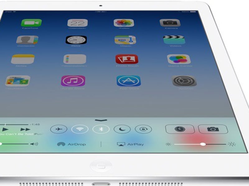 ¿ChatGPT y Dall-E en tu iPhone? Apple en conversaciones con OpenAI para la IA de iOS 18