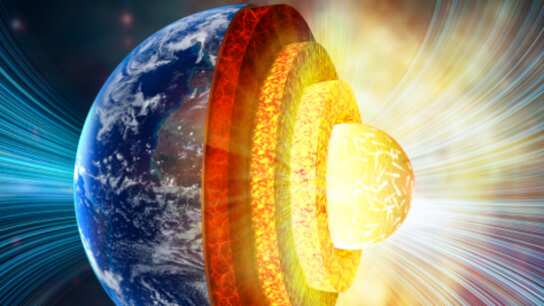 El núcleo de la Tierra se ha detenido y es posible que gire en sentido contrario