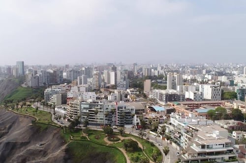 En Lima, Perú se perdieron el eclipse por las nubes y las redes sociales enfurecieron