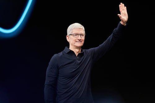 ¿Fin de una era? Tim Cook podría dejar Apple y ya hay rumores de un sucesor