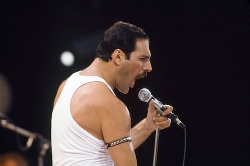 Freddie Mercury usó estas zapatillas Adidas: salen a subasta y ofertan 12 mil dólares por ellas