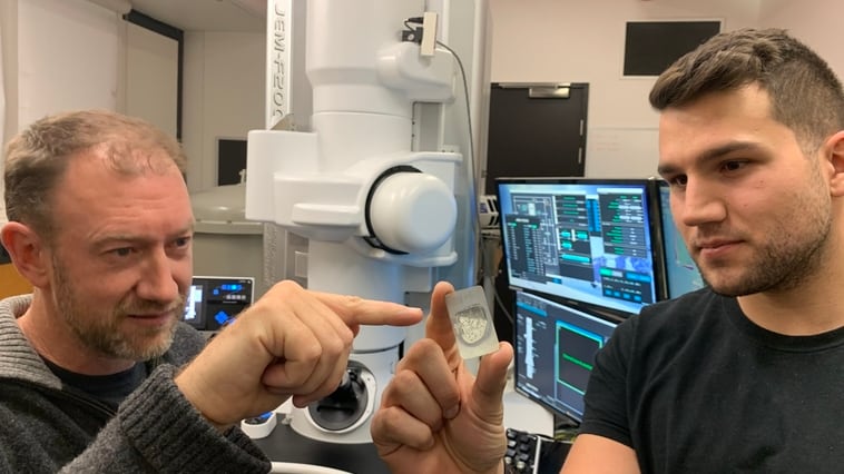 La lonsdaleíta se formó cuando un planeta enano chocó con un gran asteroide hace miles de millones de años. Al fin se logra descifrar su estructura.