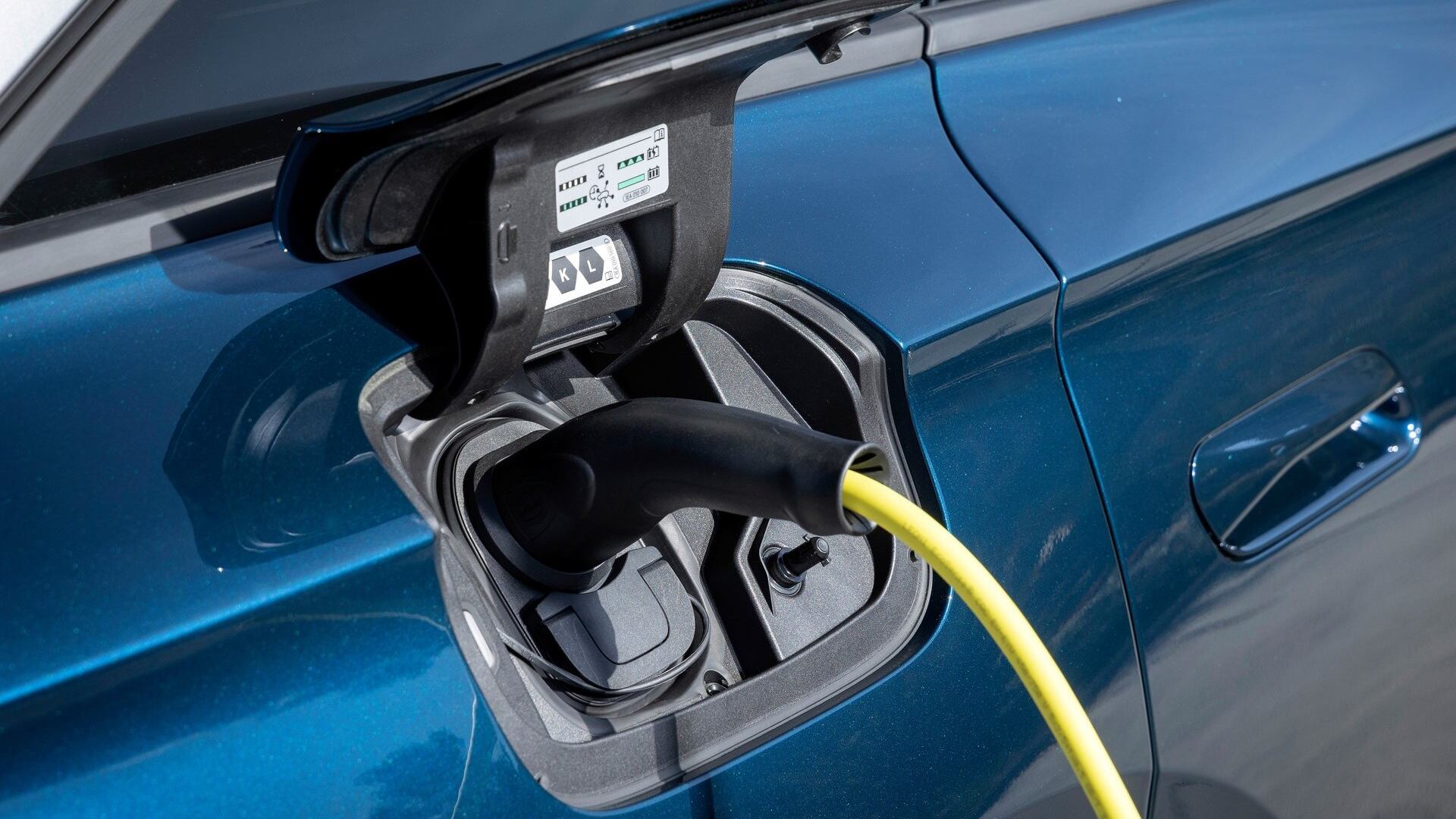 Auge de los autos eléctricos en el mundo: 1,8 millones vendidos en un mes