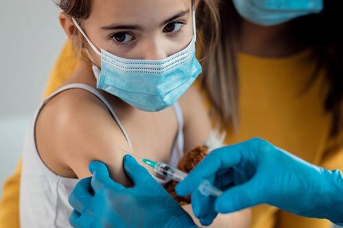 Posibles efectos negativos de la vacunación Anti-Covid en menores de 5 años