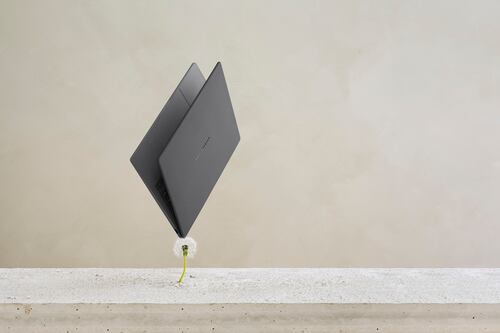 Asus acierta en el mundo de los portátiles ultra ligeros: A14 da 32 horas de batería y pesa menos de un kilo